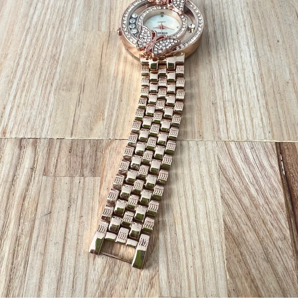 Strada ladies rose gold tone butterfly fashion watch NEW BATTERY